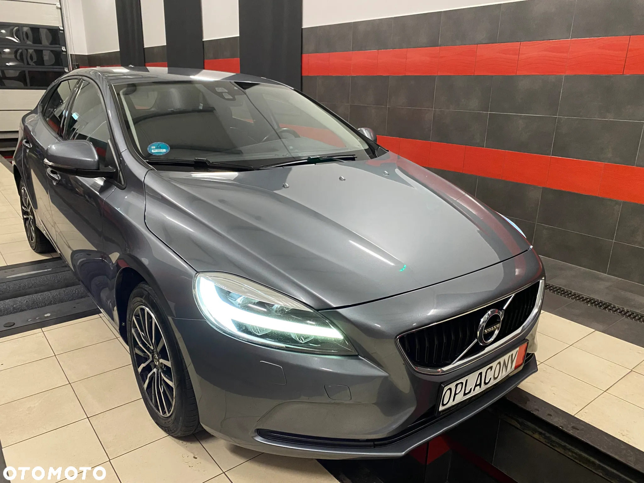 Volvo V40 D2 Momentum - 4