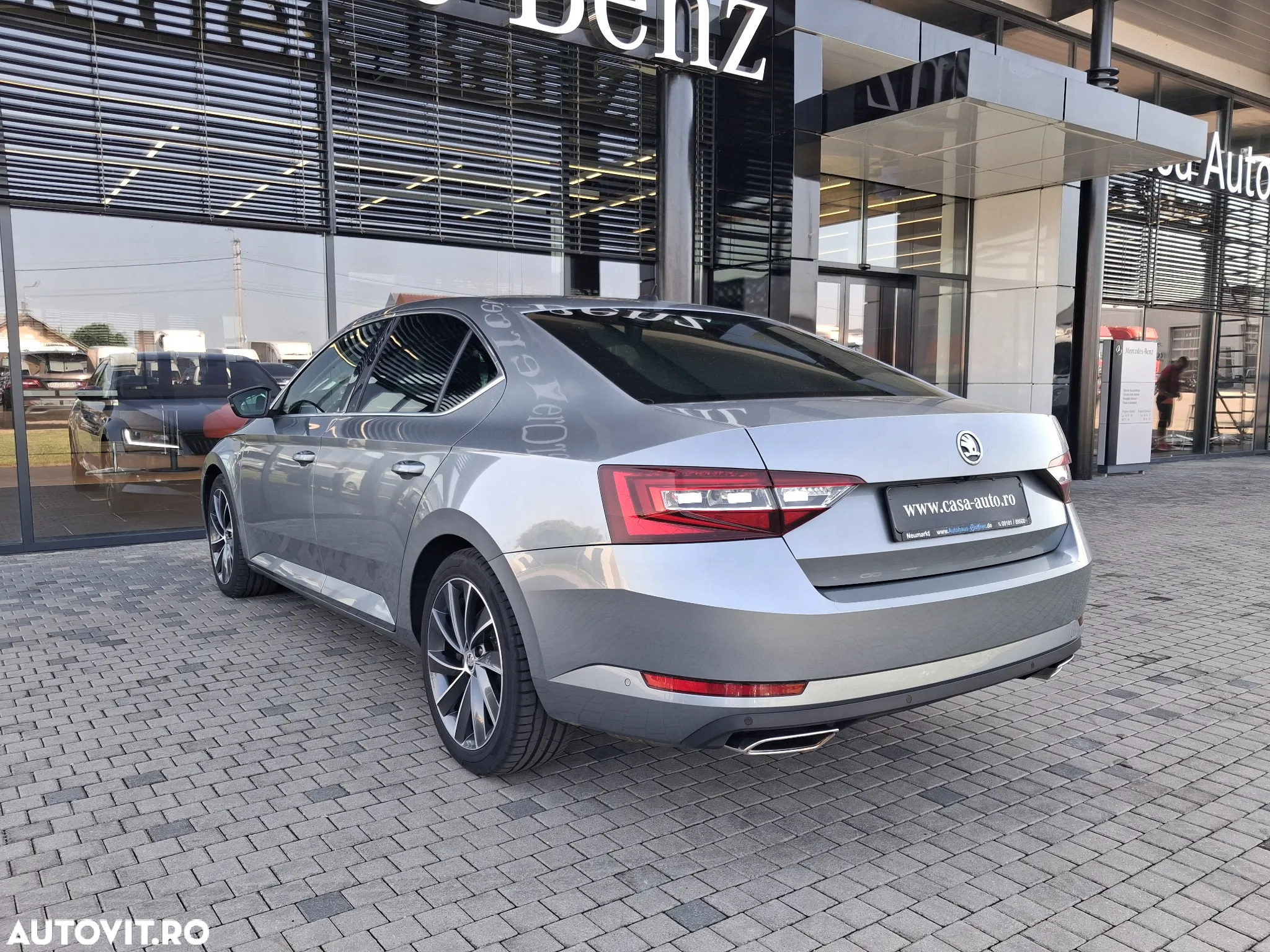Skoda Superb 2.0 TSI DSG 4X4 Laurin & Klement - 6