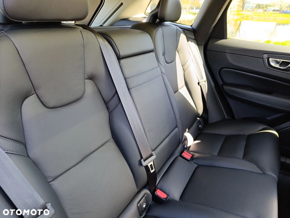 Volvo XC 60 T5 AWD Geartronic Momentum - 20