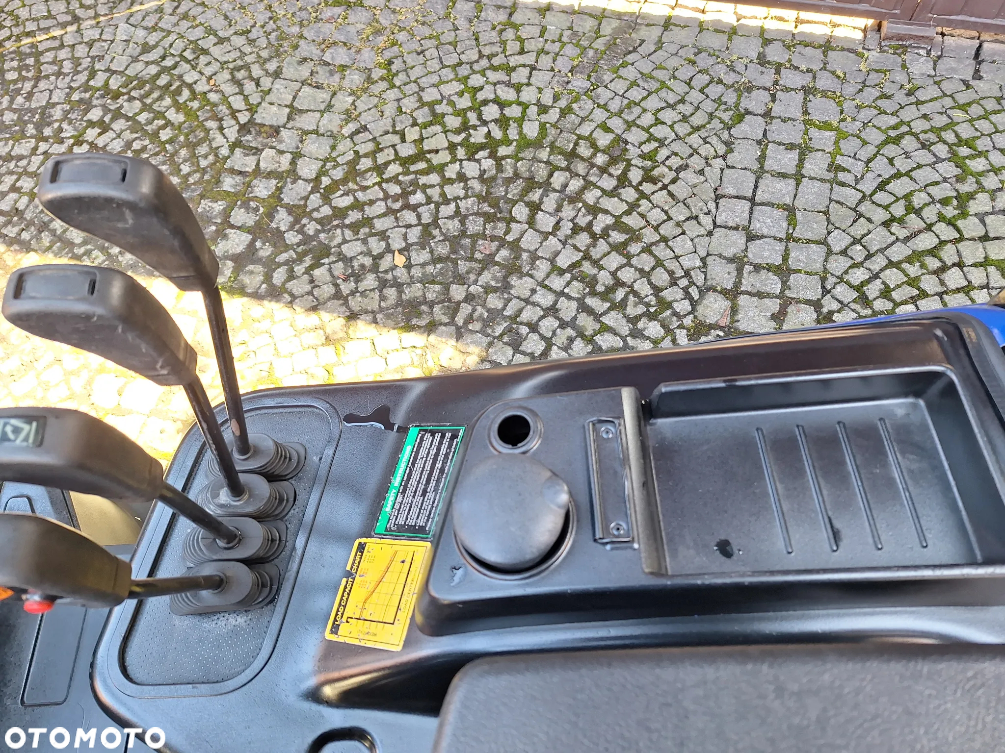 Hyundai 30d-9 - 15