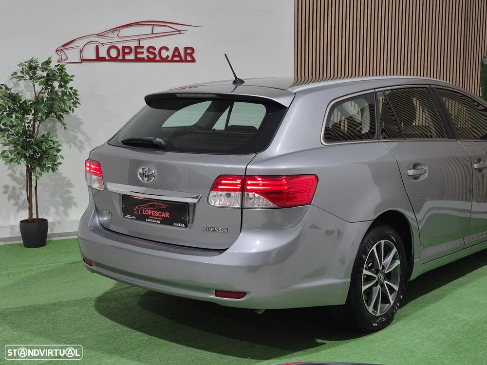 Toyota Avensis SW 2.0 D-4D Exclusive - 6