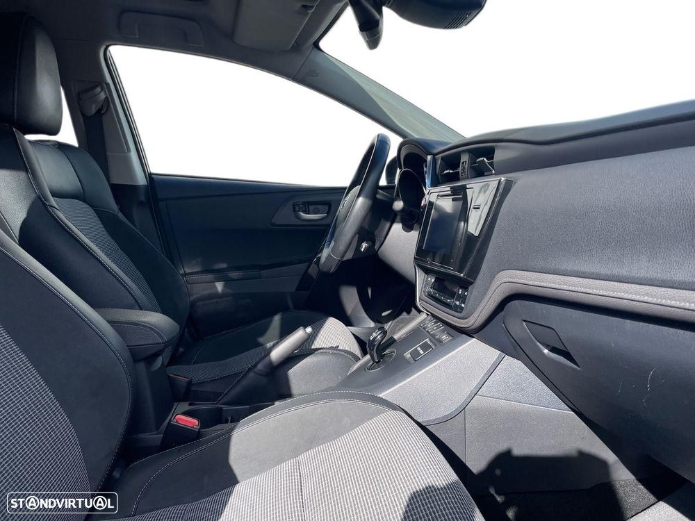 Toyota Auris 1.8 HSD Exclusive - 6