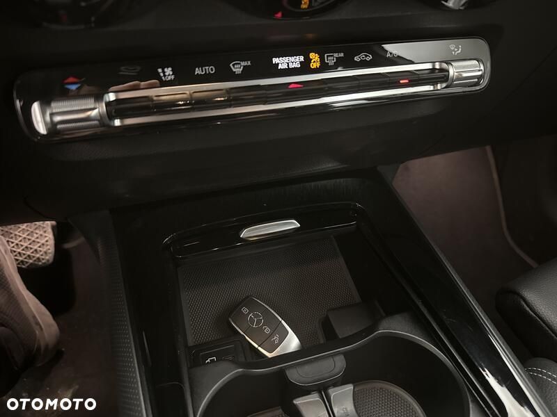Mercedes-Benz GLB 200 7G-DCT - 16