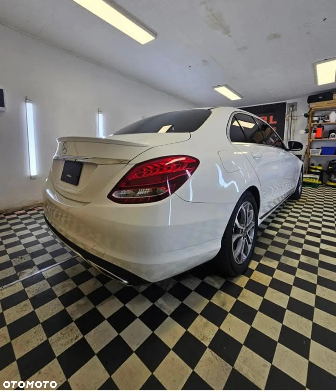 Mercedes-Benz Klasa C 300 7G-TRONIC - 7