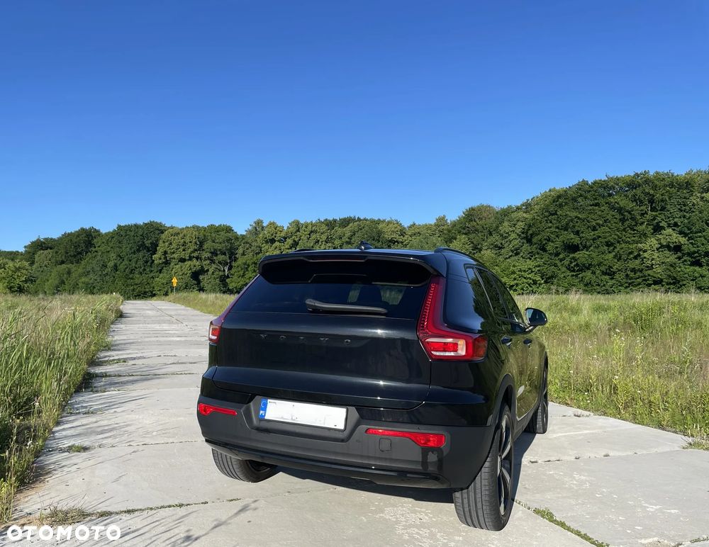 Volvo XC 40 T3 Momentum Pro - 2