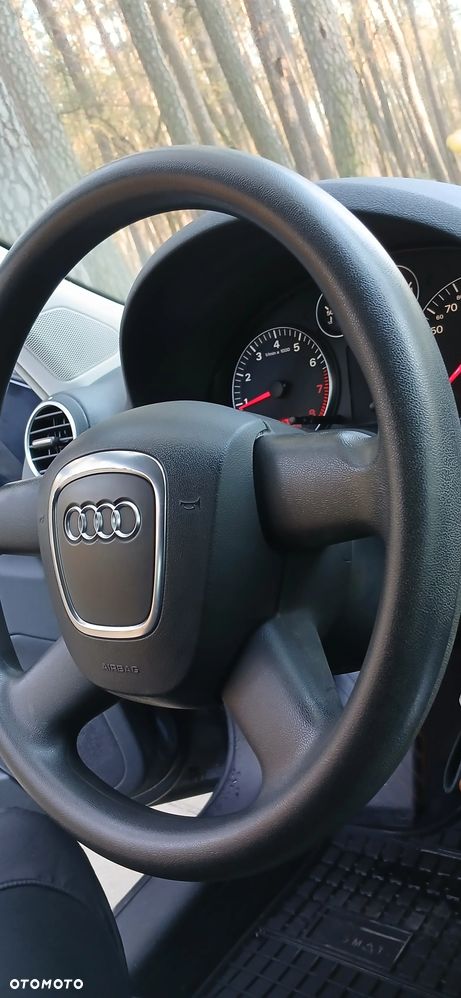 Audi A3 3-drzwiowe 1.6 Attraction - 16