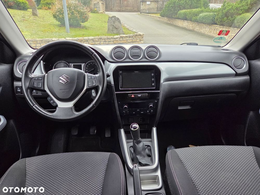 Suzuki Vitara 1.6 Premium 2WD - 23