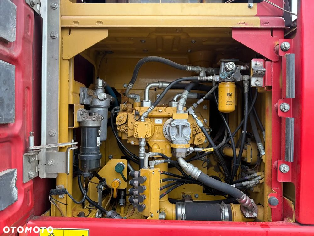 Caterpillar 320E - 28