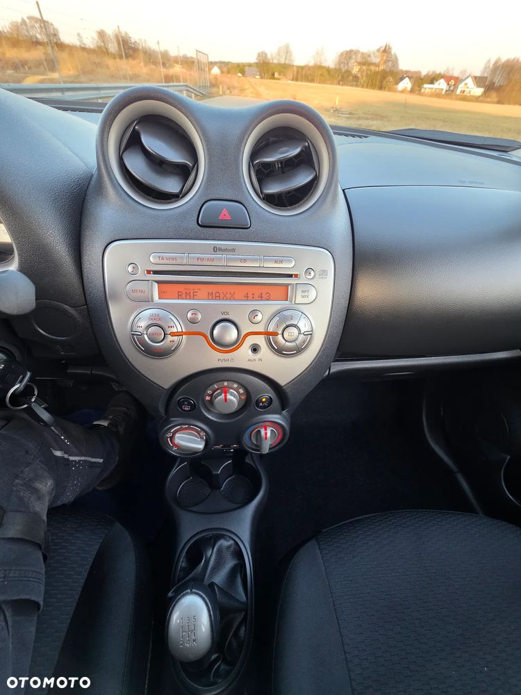 Nissan Micra 1.2 Bild der Frau - 21