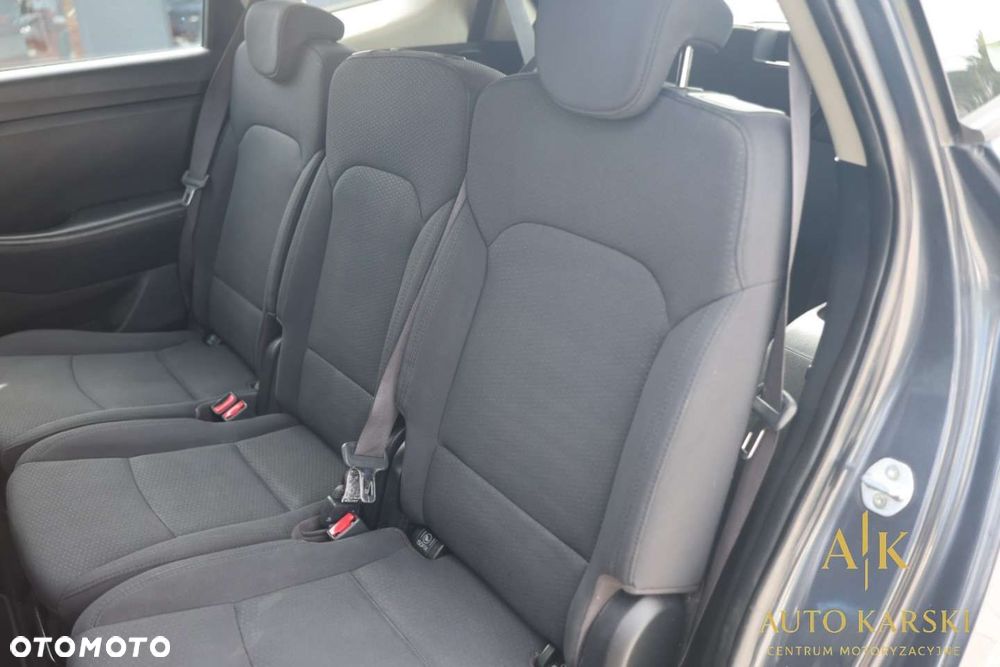 Kia Carens - 34