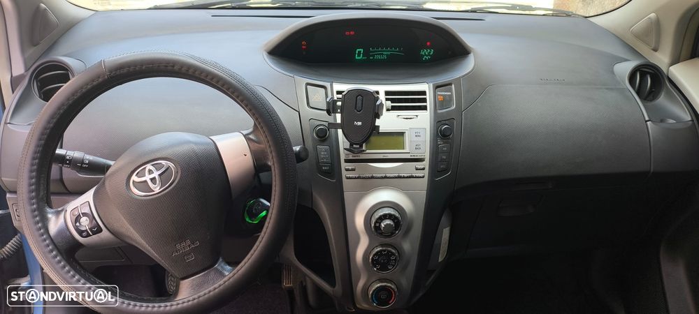 Toyota Yaris 1.0 VVT-i - 6