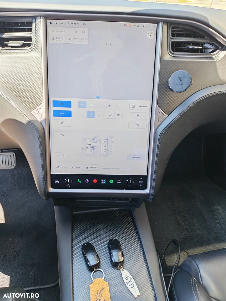 Tesla Model S - 9