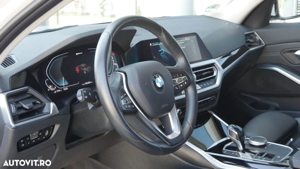 BMW Seria 3 330e Aut. Sport Line - 3