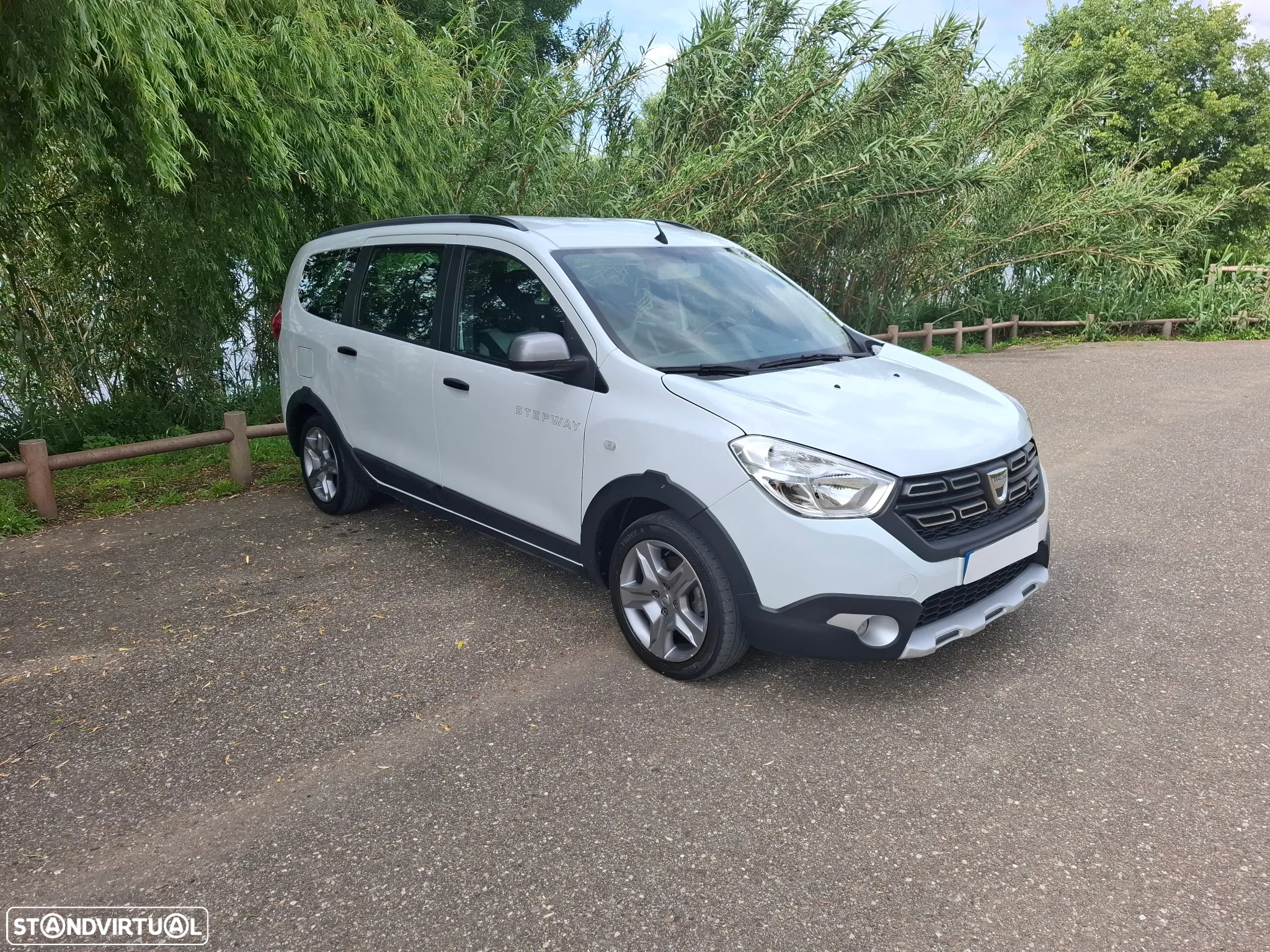 Dacia Lodgy 1.5 Blue dCi Stepway 7L - 4