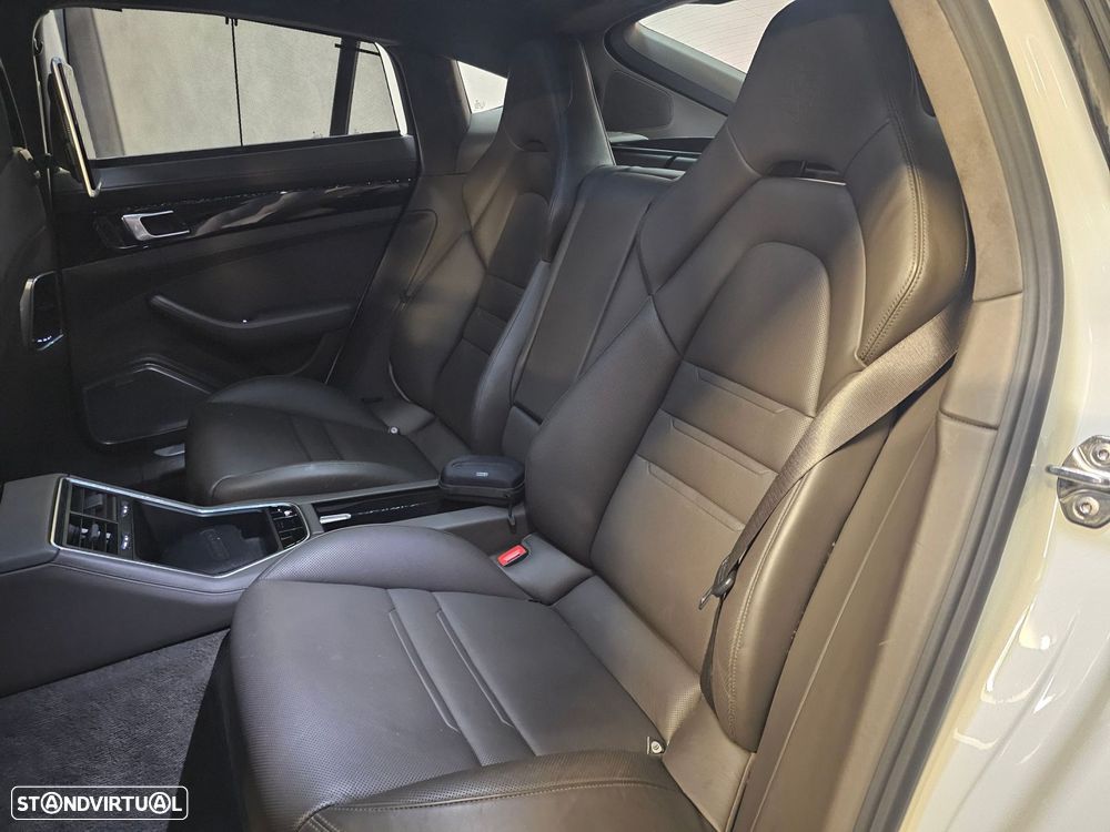 Porsche Panamera 4 E-Hybrid Executive - 27