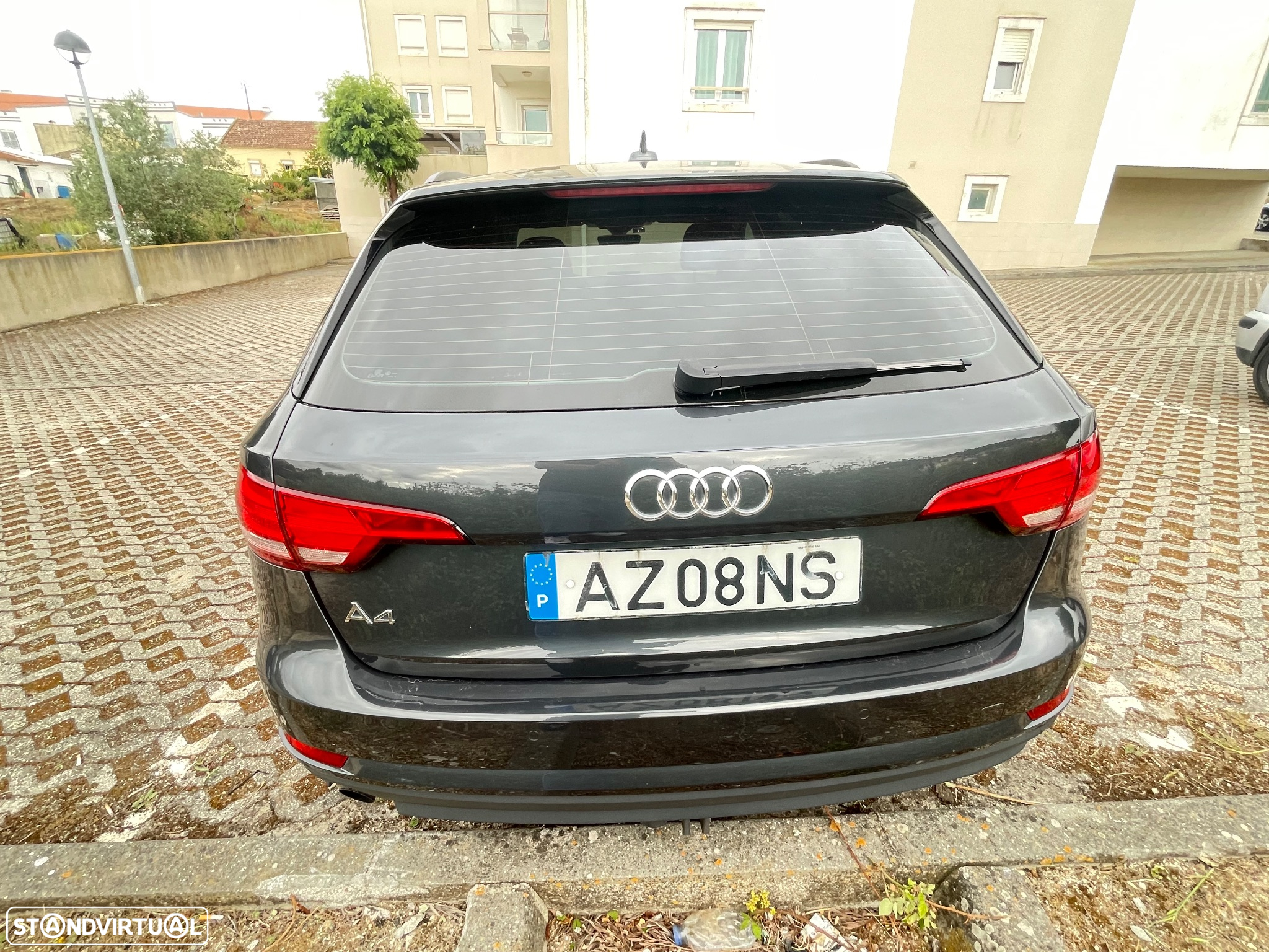 Audi A4 Avant 2.0 TDI Advance - 8