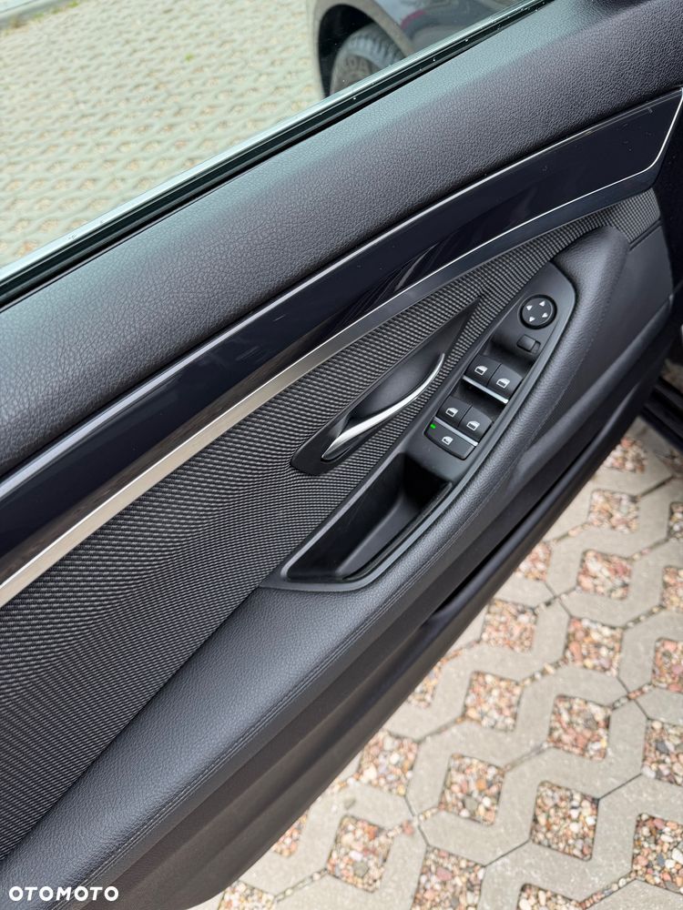 BMW Seria 5 530d xDrive - 9