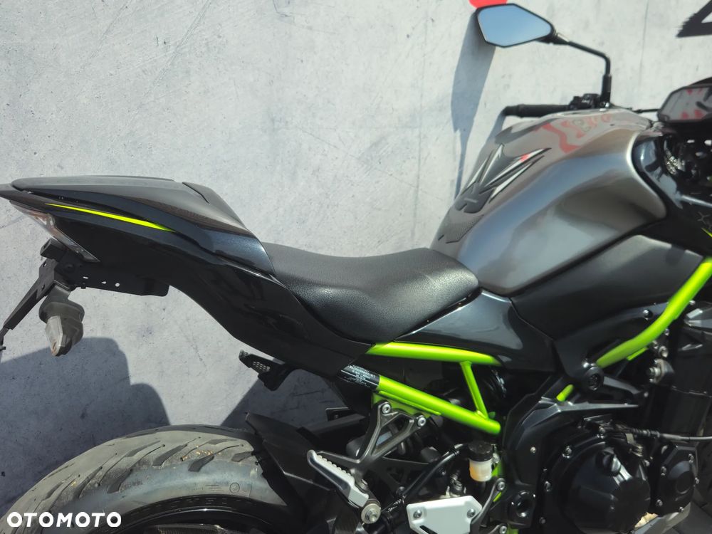 Kawasaki Z 900 - 12