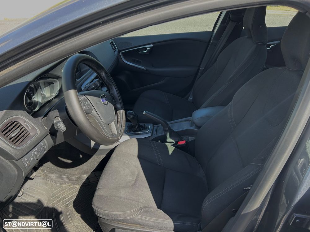 Volvo V40 D2 - 12