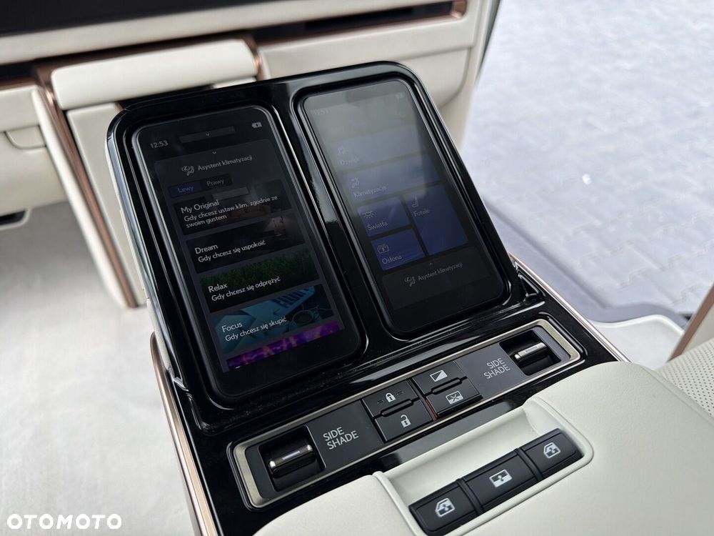 Lexus LM - 28