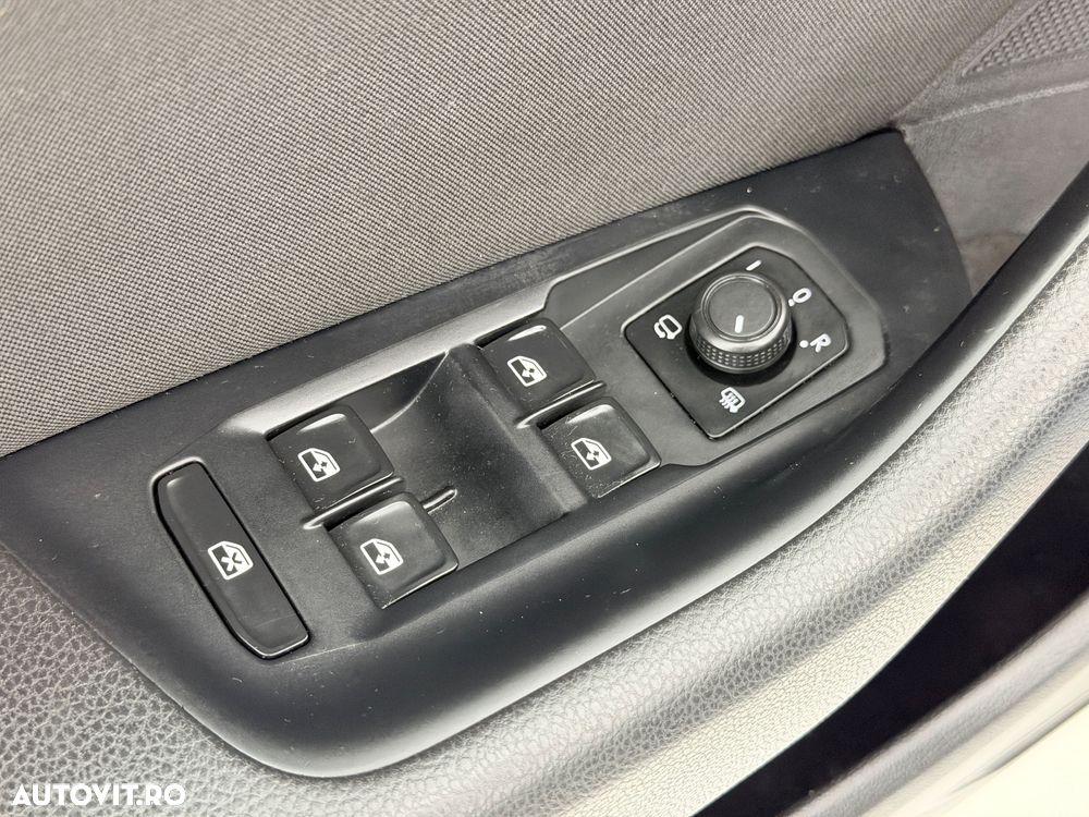 Volkswagen Passat Variant 1.6 TDI SCR DSG Business - 11