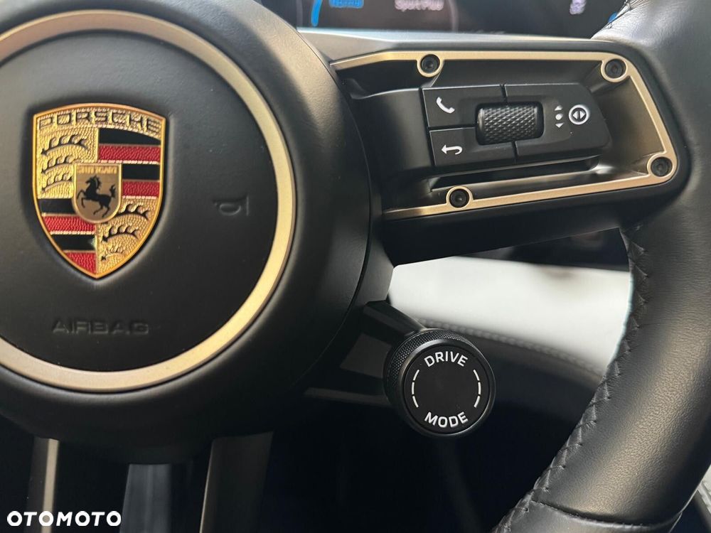 Porsche Taycan 105kWh Performance Plus - 16