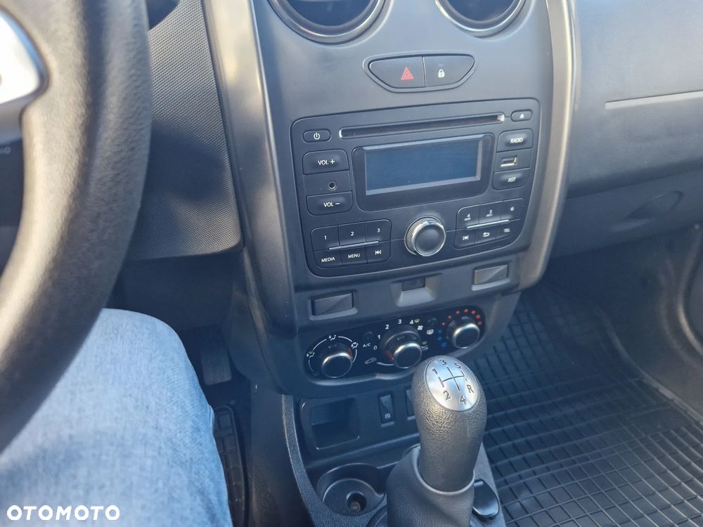 Dacia Duster 1.6 SCe Laureate S&S - 9