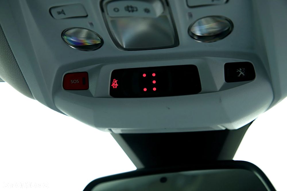 Peugeot 3008 1.2 PureTech Allure Pack S&S EAT8 - 27