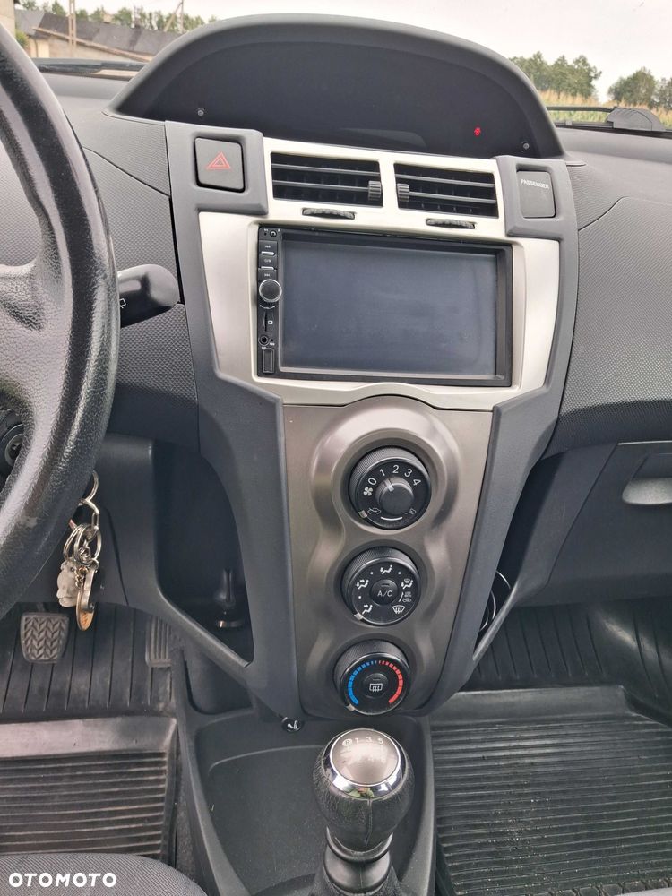 Toyota Yaris - 5