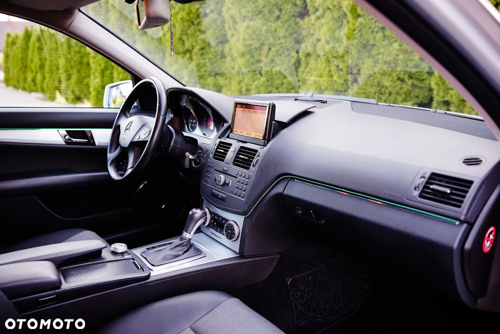 Mercedes-Benz Klasa C 220 CDI 7G-TRONIC Avantgarde Edition - 32
