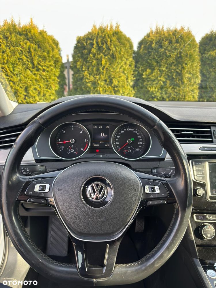 Volkswagen Passat 2.0 TDI SCR DSG Elegance - 16
