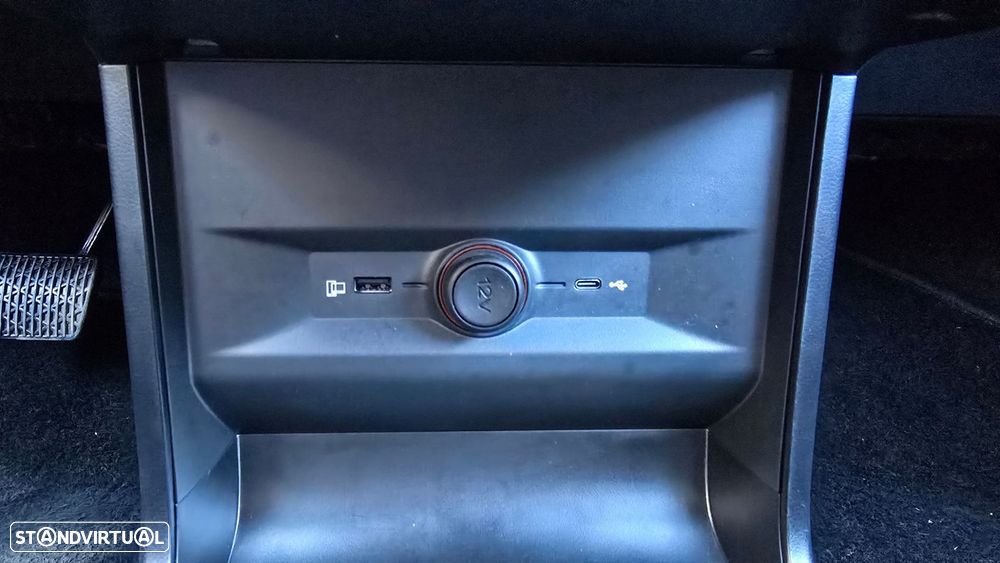 MG MG4 64 kWh Luxury - 40