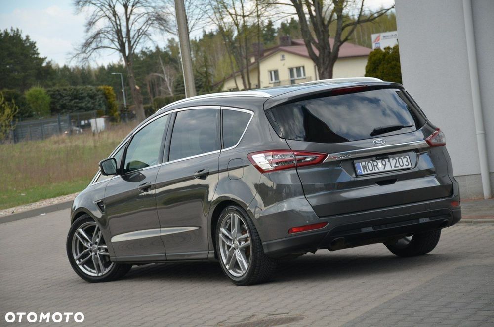Ford S-Max - 12