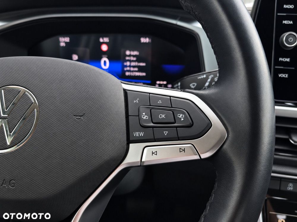 Volkswagen T-Roc - 18