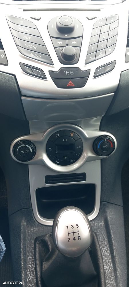 Ford Fiesta 1.25i Ambiente - 2