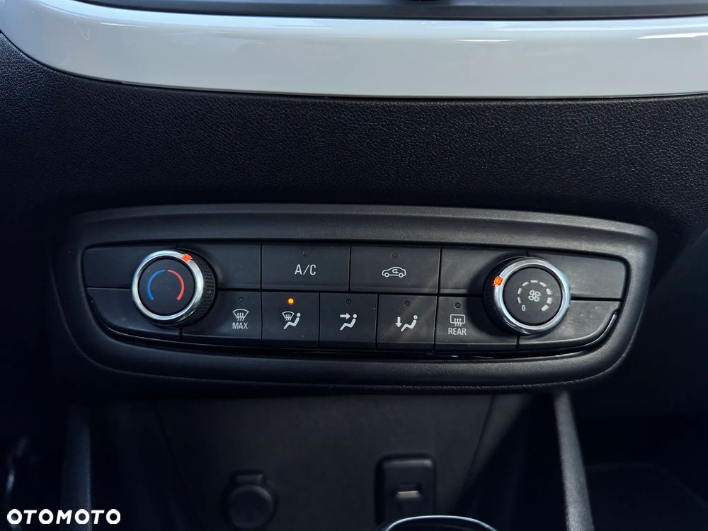 Opel Crossland X 1.2 T 120 Lat S&S - 8