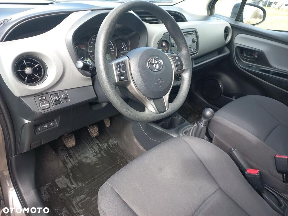 Toyota Yaris - 15
