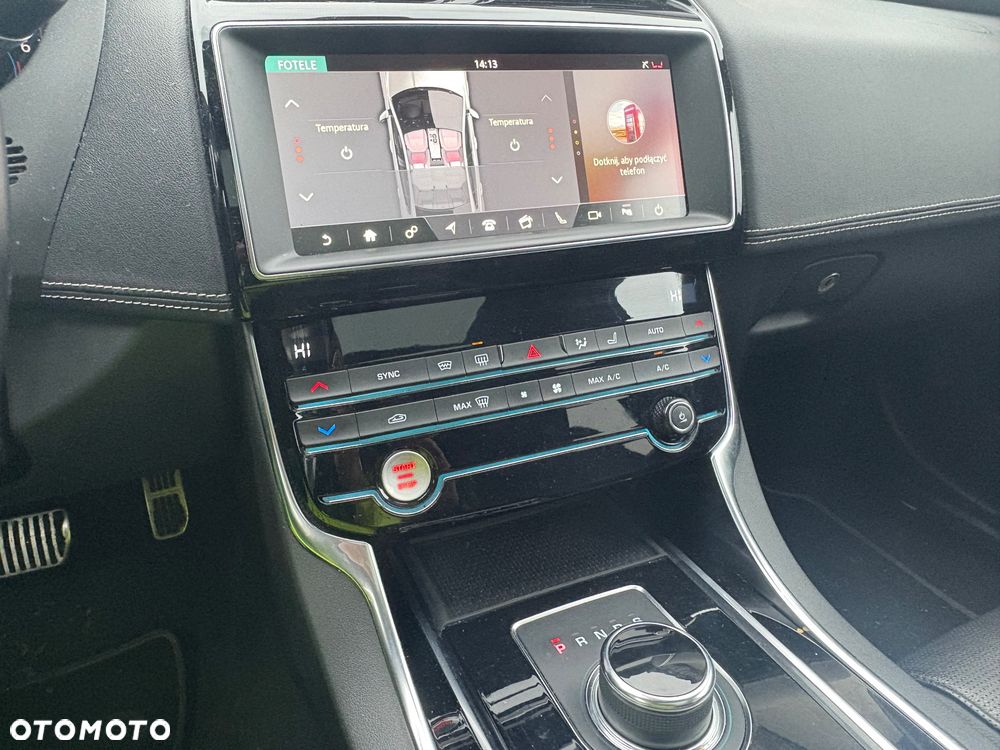 Jaguar XE 25t R-Sport - 21