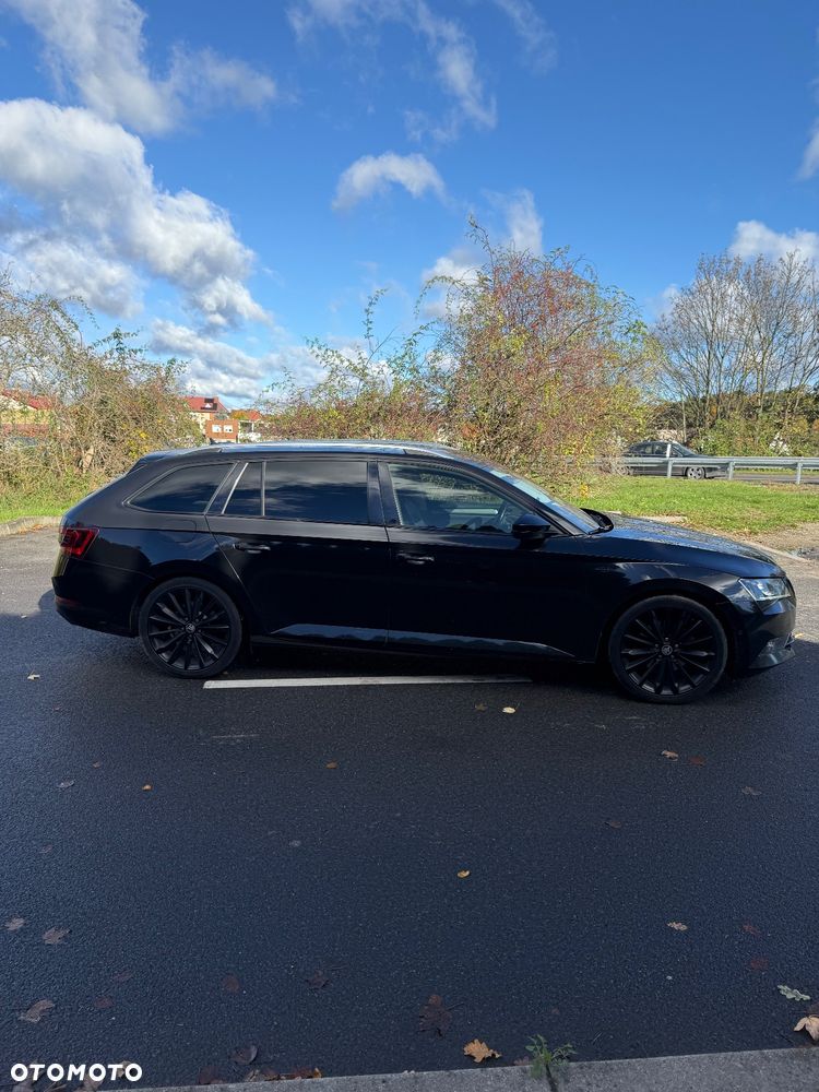 Skoda Superb 2.0 TDI DSG SportLine - 17