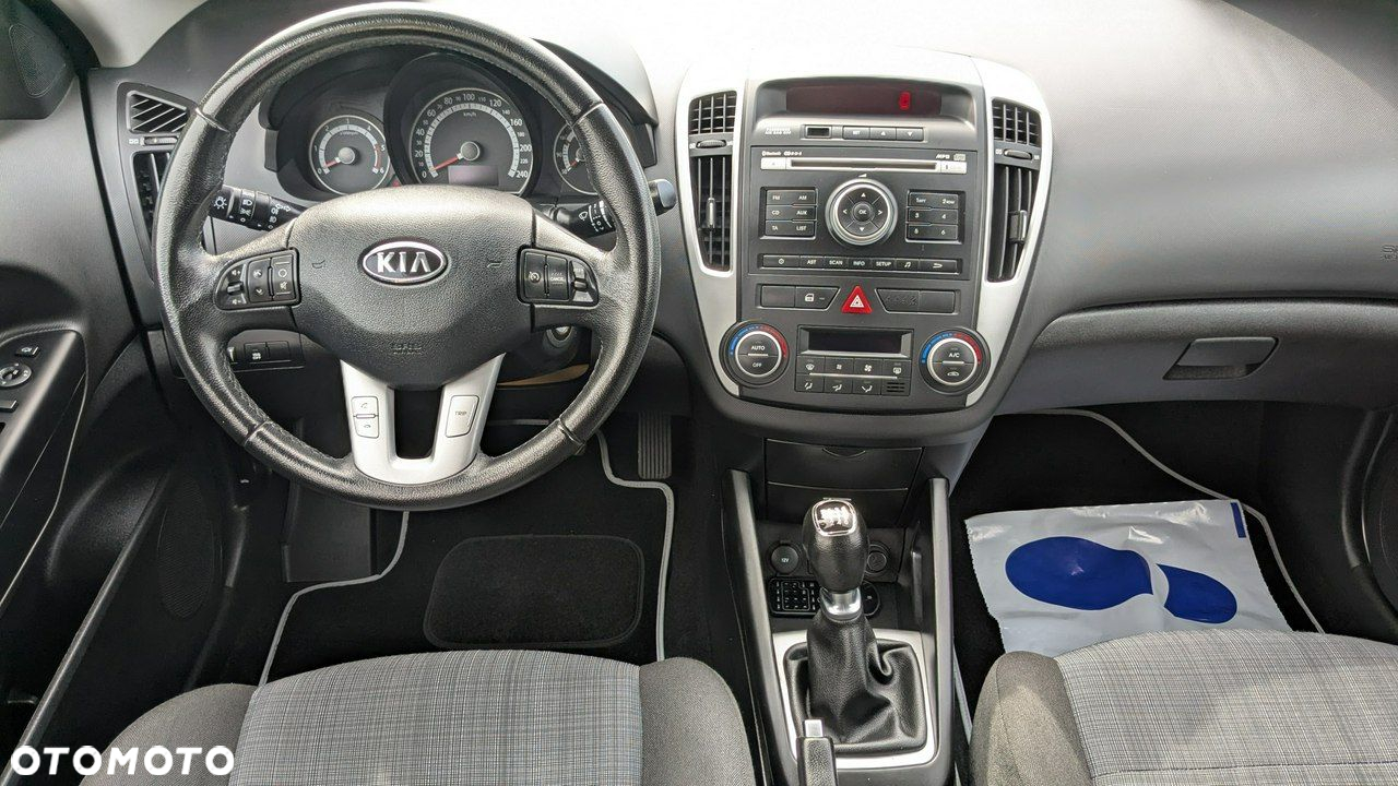 Kia Ceed - 23