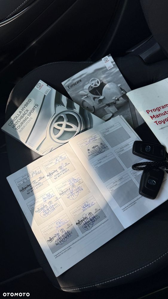 Toyota Corolla 1.8 Hybrid Executive - 11
