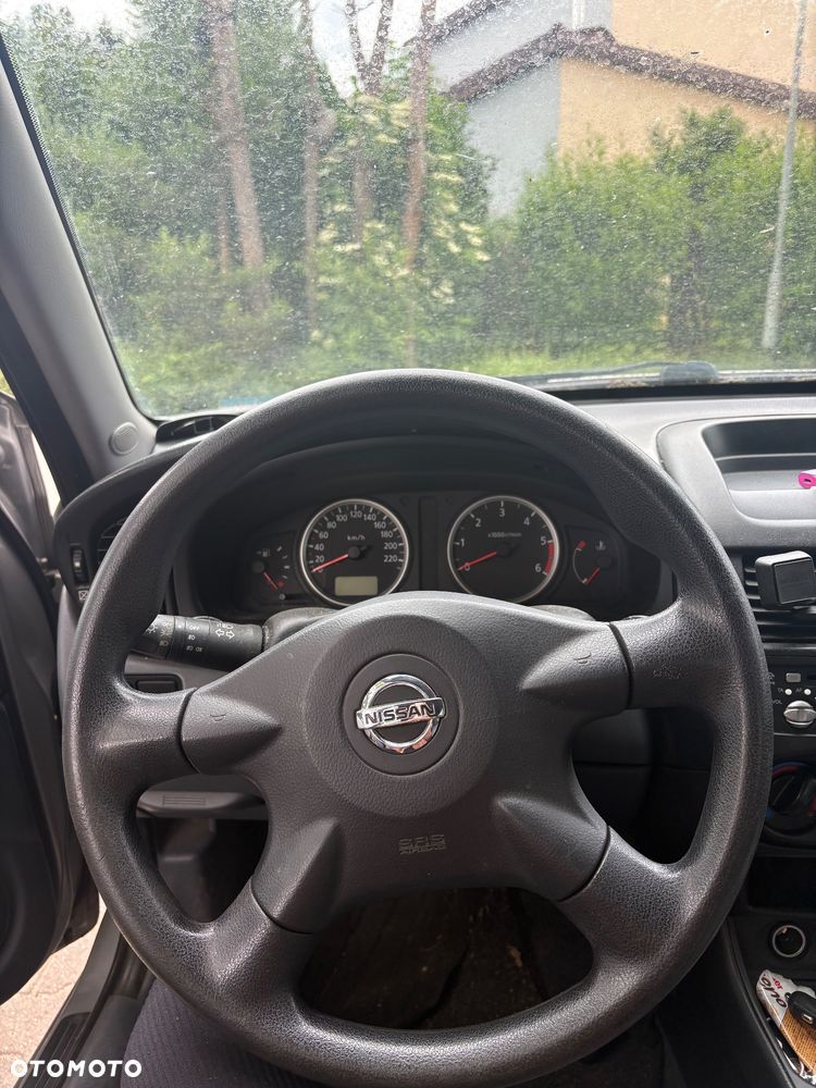 Nissan Almera - 4