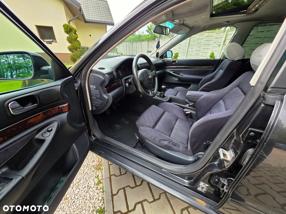 Audi A4 Limousine - 10