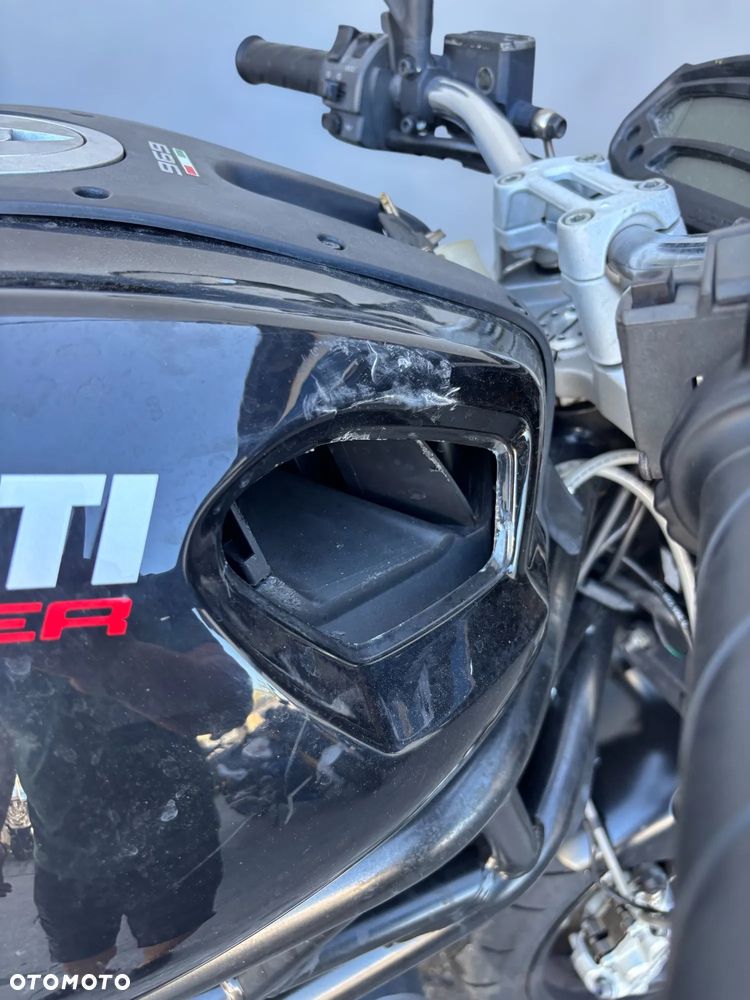 Ducati 696 - 12