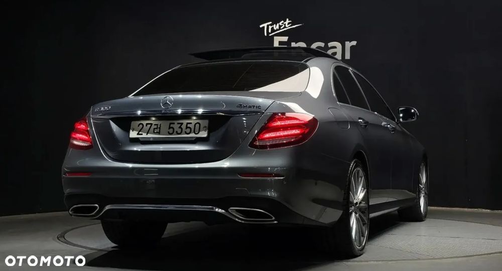 Mercedes-Benz Klasa E 300 9G-TRONIC AMG Line - 3