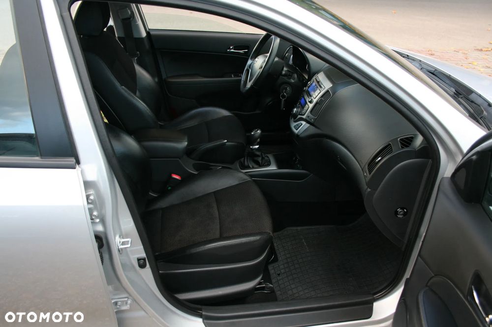 Hyundai i30 1.4 Comfort - 13