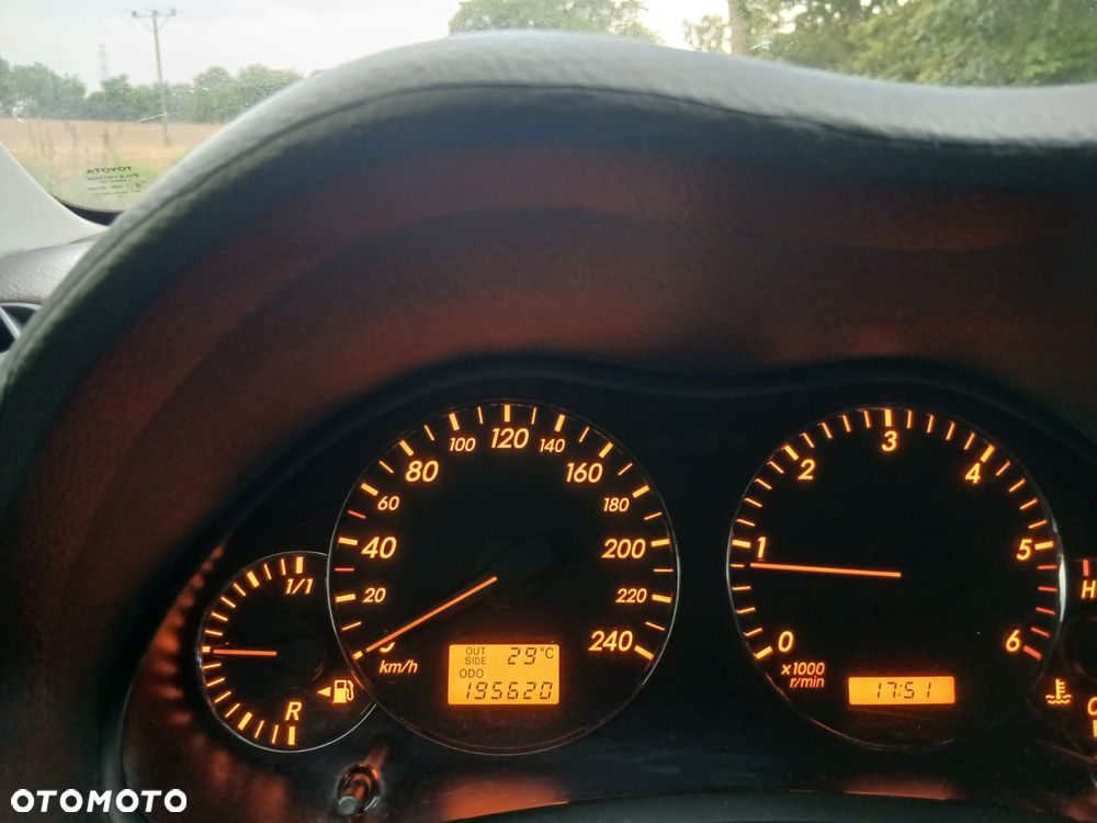 Toyota Avensis 2.0 D-4D High - 10