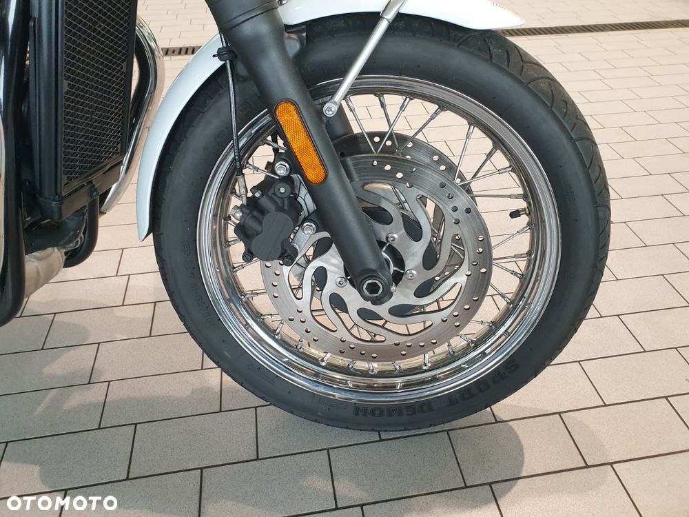 Triumph Bonneville - 39