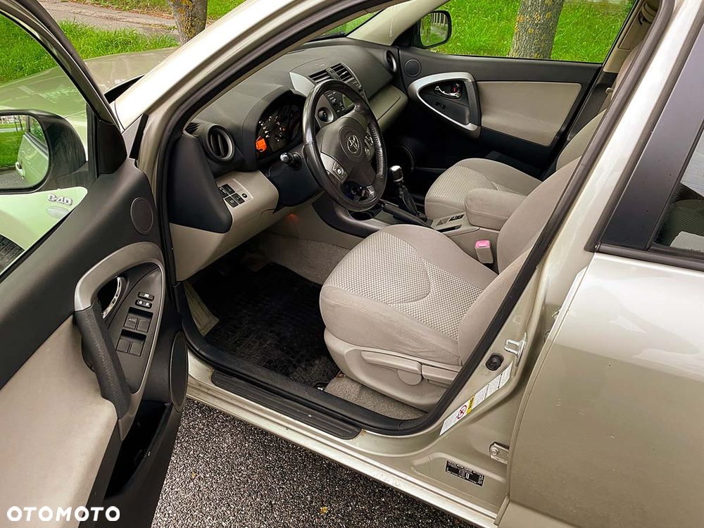 Toyota RAV4 2.2 D-4D Luna - 6