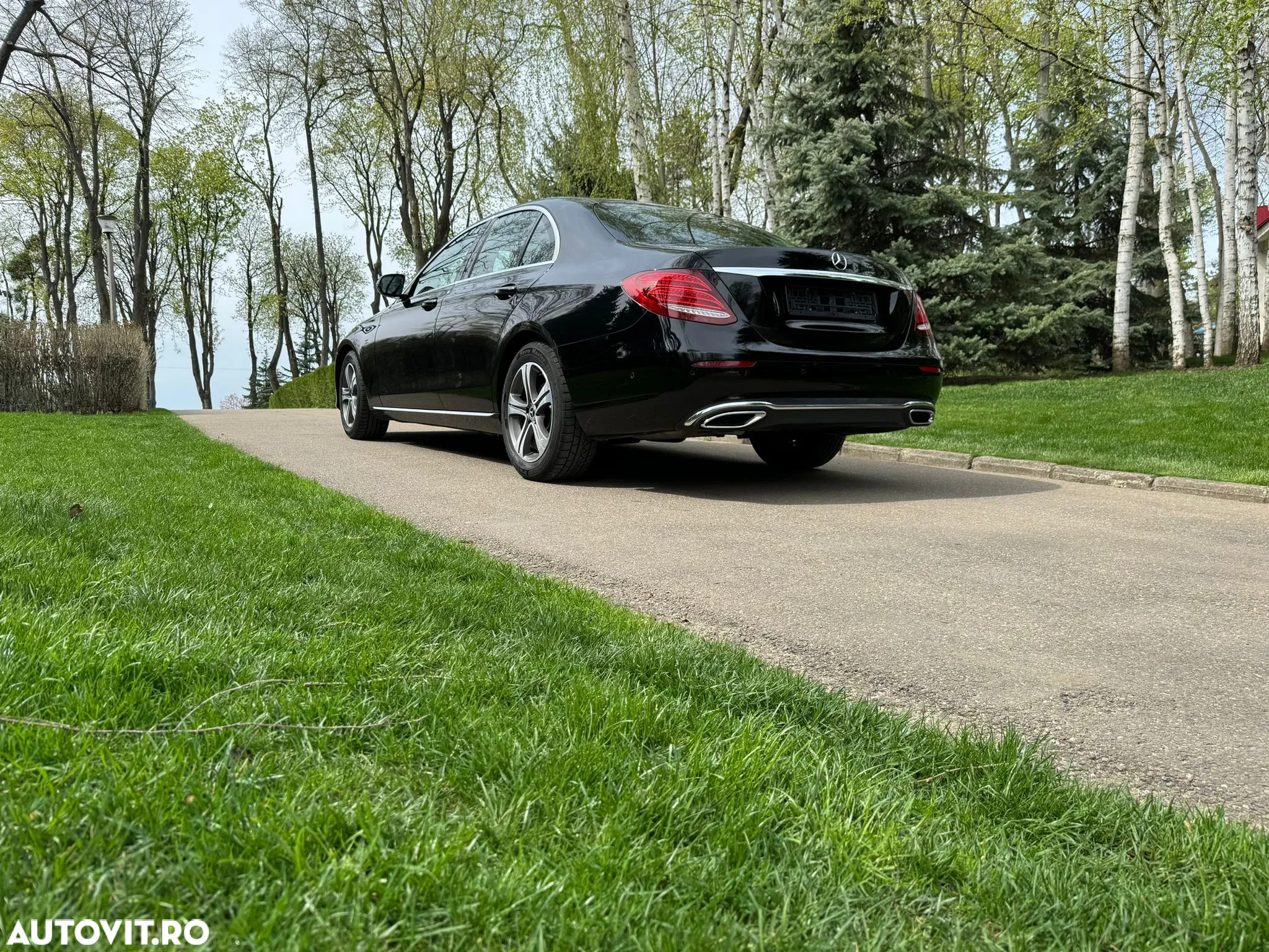 Mercedes-Benz E 200 d T 9G-TRONIC Avantgarde - 23